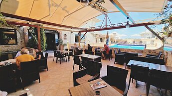 Erato Hotel