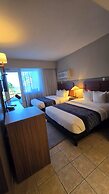 Comfort Inn & Suites Levittown