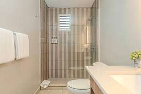 Comfort Inn & Suites Levittown