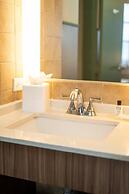Comfort Inn & Suites Levittown
