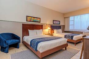 Comfort Inn & Suites Levittown
