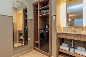 Comfort Inn & Suites Levittown