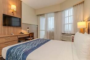 Comfort Inn & Suites Levittown