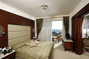 Aquamare Beach Hotel & Spa