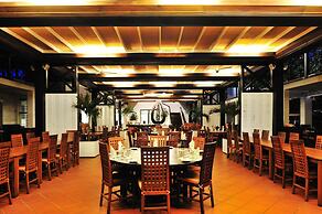 Cinnamon Lodge