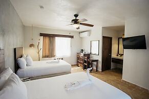 Petit Lafitte Beachfront Hotel & Bungalows