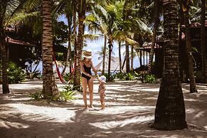 Petit Lafitte Beachfront Hotel & Bungalows