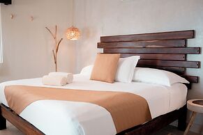 Petit Lafitte Beachfront Hotel & Bungalows