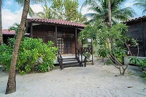 Petit Lafitte Beachfront Hotel & Bungalows