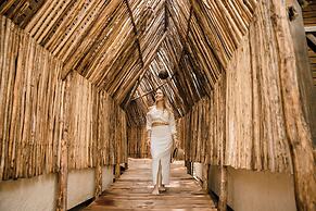 Petit Lafitte Beachfront Hotel & Bungalows