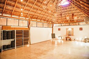 Petit Lafitte Beachfront Hotel & Bungalows