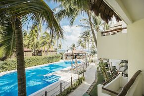 Petit Lafitte Beachfront Hotel & Bungalows