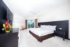 Tanoa Waterfront Hotel