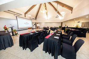 Tanoa Waterfront Hotel