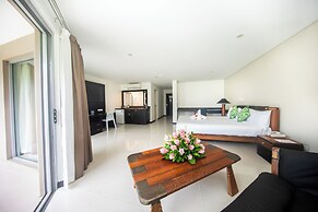 Tanoa Waterfront Hotel