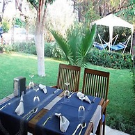 Blue & White Hotel
