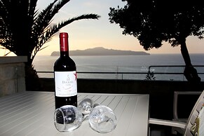 Renieris Hotel