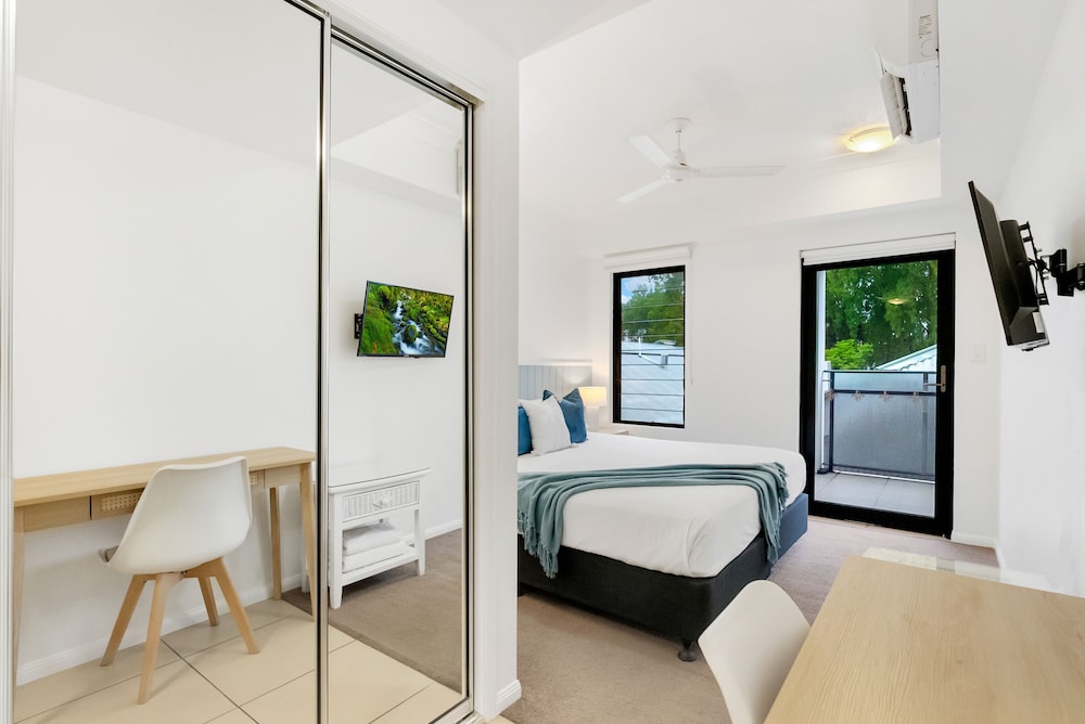 Elysium Apartments