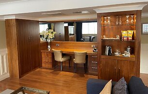The Liner Hotel