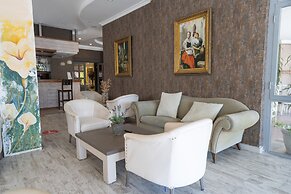 Romance Beach Hotel