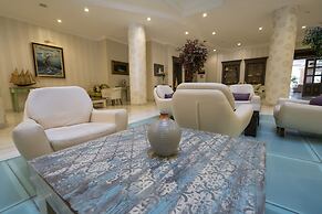 Romance Beach Hotel