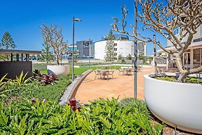Mantra Twin Towns