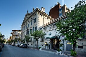 Ambassador Palace Hotel