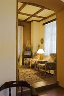 New Helvetia Hotel