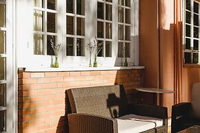 New Helvetia Hotel