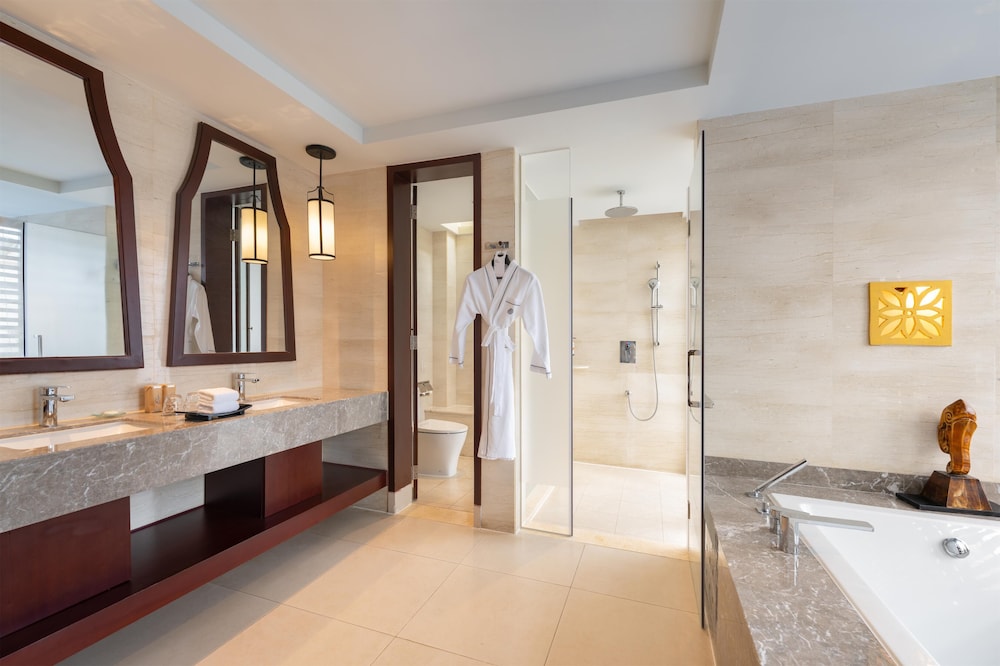 Pullman Sanya Yalong Bay Villas & Resort