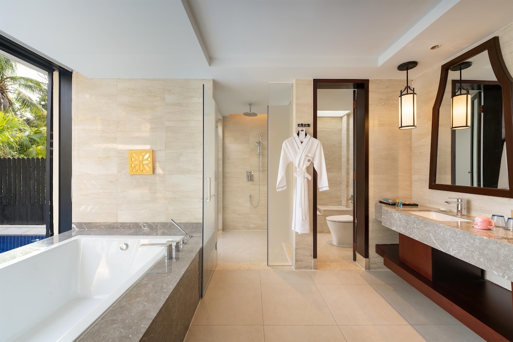 Pullman Sanya Yalong Bay Villas & Resort