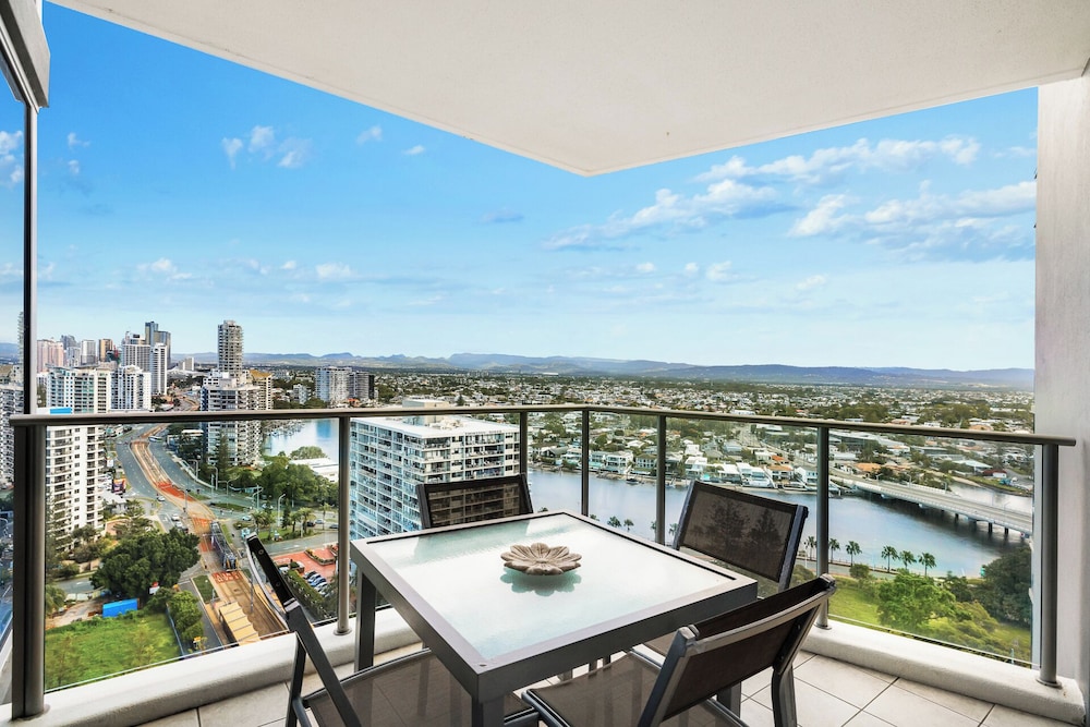 Artique Surfers Paradise