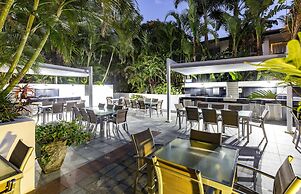 Artique Surfers Paradise