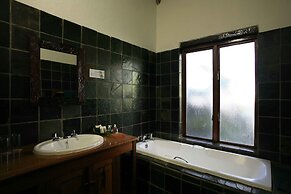 Kedar Heritage Lodge, Conference Centre & Spa