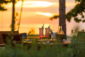 OUTRIGGER Khao Lak Beach Resort
