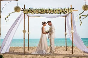 OUTRIGGER Khao Lak Beach Resort