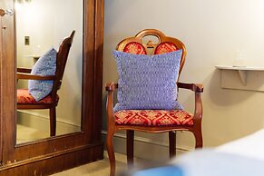 Jolyon's Boutique Hotel