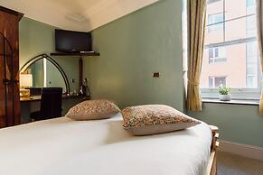 Jolyon's Boutique Hotel