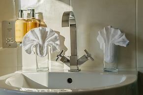 Jolyon's Boutique Hotel