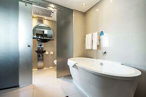 Colosseum Hotel