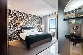 Colosseum Hotel
