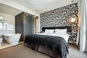 Colosseum Hotel