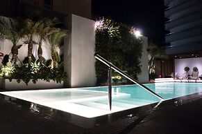 Manousos City Hotel