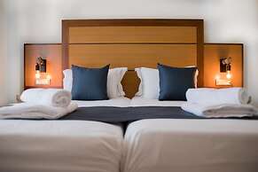 Manousos City Hotel