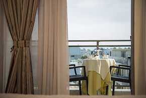 Manousos City Hotel