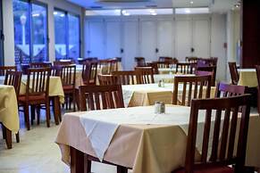 Manousos City Hotel