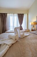 Manousos City Hotel