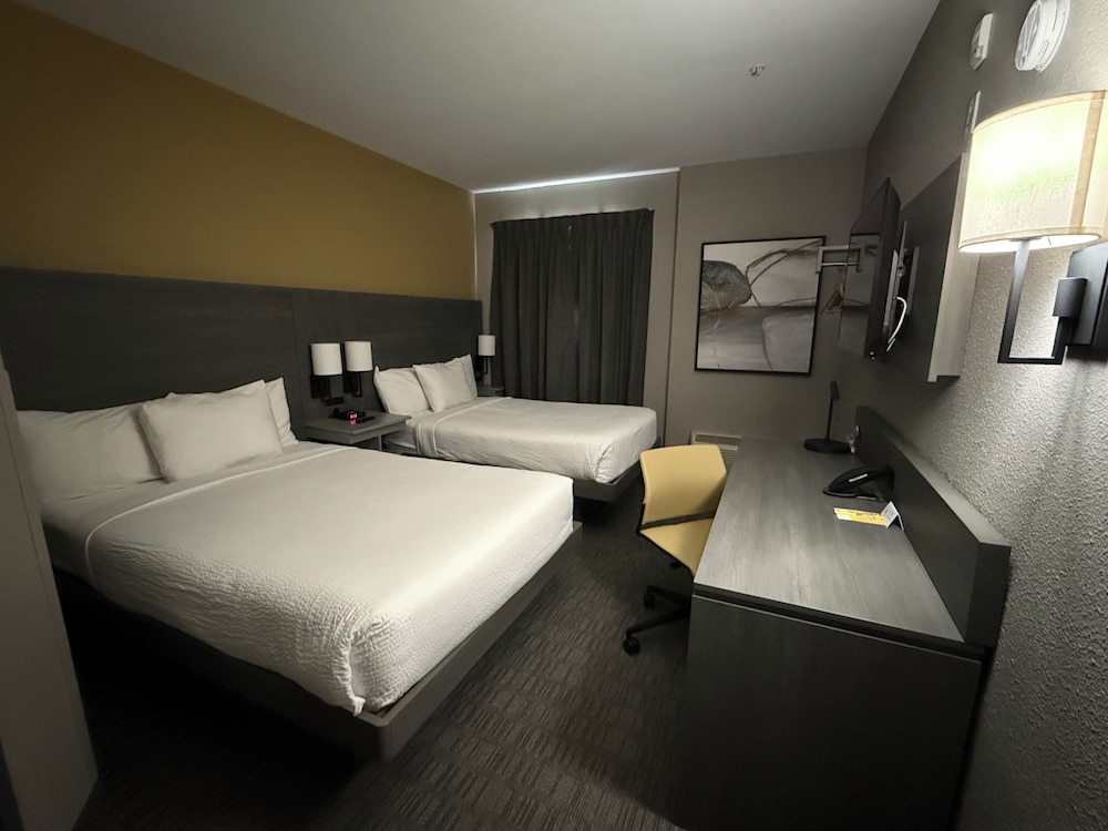 Days Inn by Wyndham Stony Plain