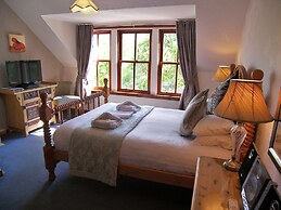 Rosemount Hotel