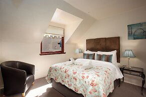 Rosemount Hotel
